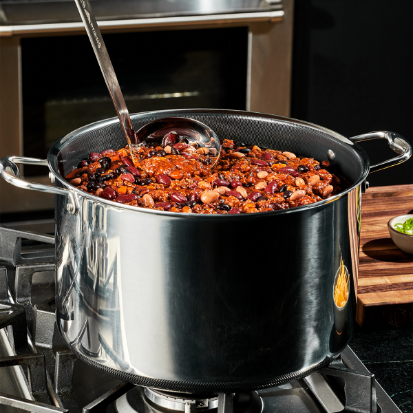 Hybrid Stock Pot with Lid. 12-Qt