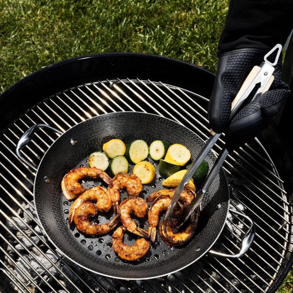 DJ_HC_06_ShrimpSquash_0111_98307710-3628-4bab-937e-b1f89ecfac86-1.jpg HexClad BBQ Bundle