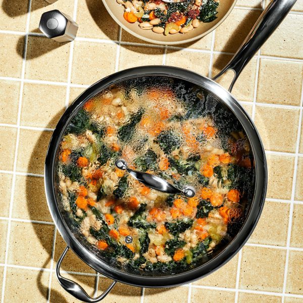 Hybrid Deep Sauté Pan with Lid. 5.5-Qt