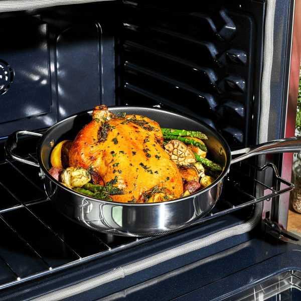 Hybrid Deep Sauté Pan with Lid. 5.5-Qt