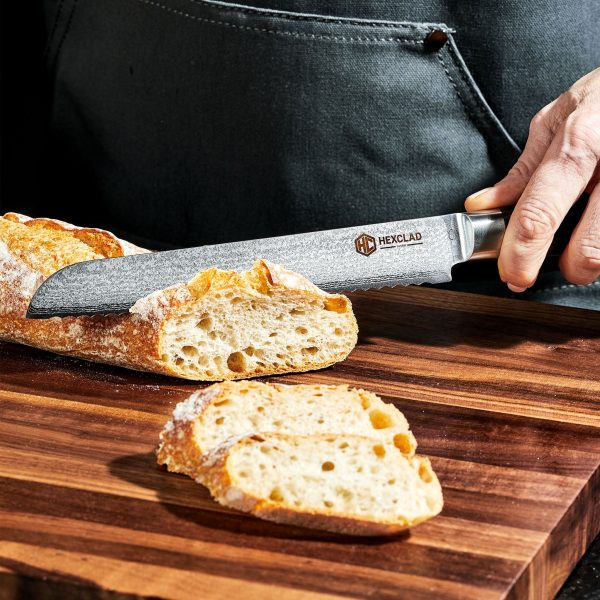 HexClad_BreadKnife_CTBK08_053024_KF_01.jpg Damascus Steel Serrated Bread Knife. 8 (Green)