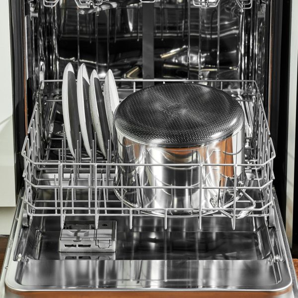 Hybrid Stock Pot with Lid. 10-Qt