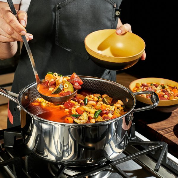 Hybrid Saucepan with Lid. 5-Qt