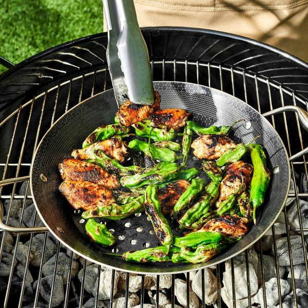 HexClad_HybridBBQGrillPan_CWBQ12-C_GrilledSweetHoneyGlazedChicken_Shishitos_041924_KF_01_9d6b6087-1e87-4d08-a4c0-52ee58b666b6.jpg HexClad BBQ Bundle