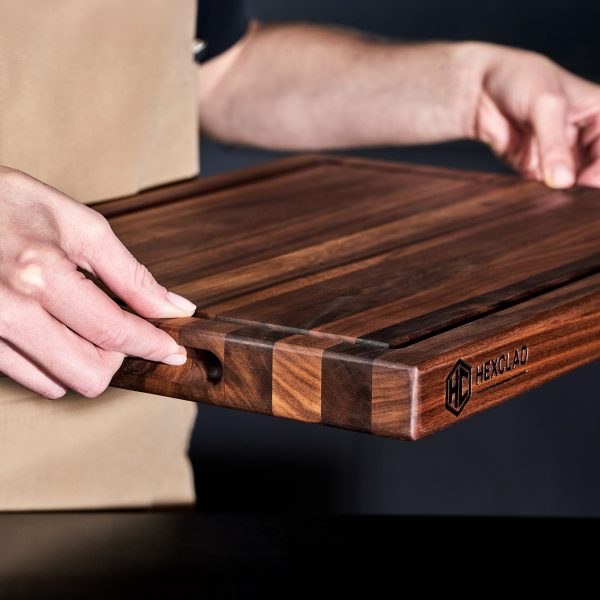 HexClad_MediumWalnutBoardV2_KWWB20-V2_012325_KF_02.jpg Walnut Cutting Board. Medium