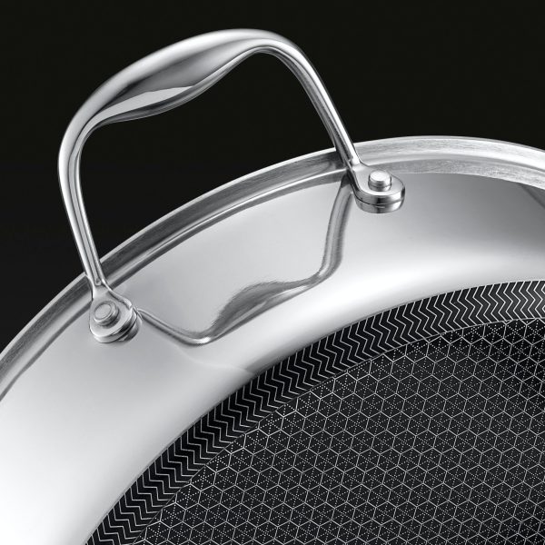 Hybrid Deep Sauté Pan with Lid. 5.5-Qt