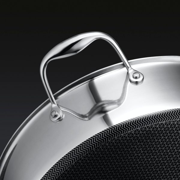 Hybrid Deep Saut Pan/Chicken Fryer with Lid. 7-Qt